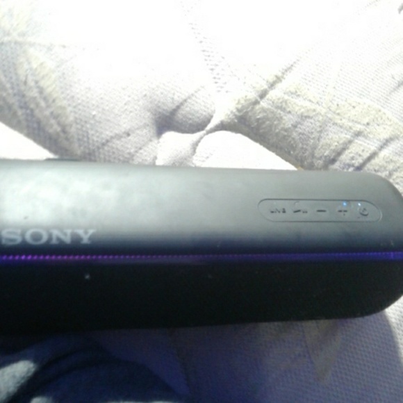 Sony portable speaker - Picture 3 of 3